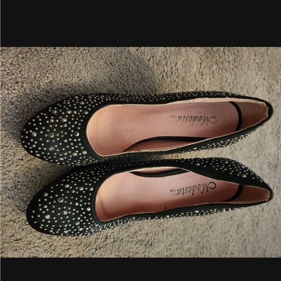 Elegant Black Studded Heels - Picture 3 of 4